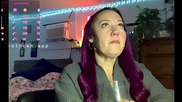 Snapshot of kristallic chatting on February 20, 2026, 12:29 pm kristallic online show from February 20, 2026, 12:29 pm