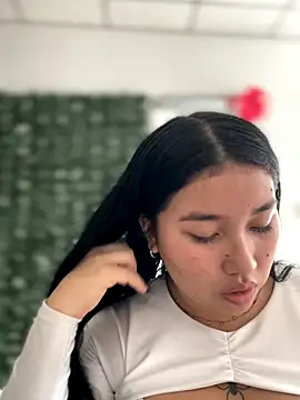 Vickybon online show from November 19, 2025, 7:25 pm