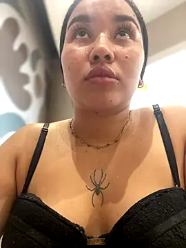 Vickybon online show from November 30, 2025, 9:04 pm