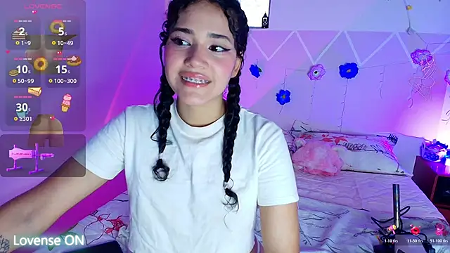 Aprilsweet2005 online show from April 6, 2026, 1:45 pm