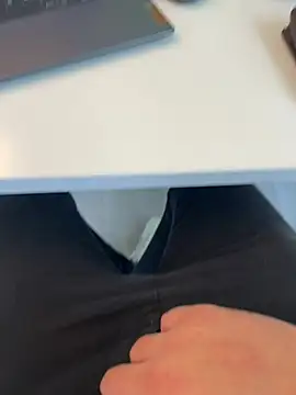 LeoBlaze13 online show from February 9, 2026, 7:56 pm