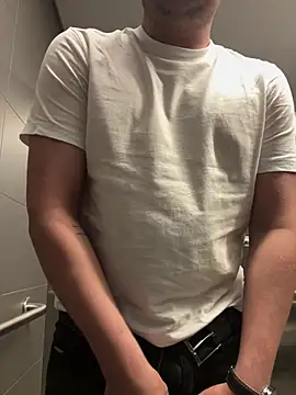 LeoBlaze13 online show from March 26, 2026, 5:44 pm