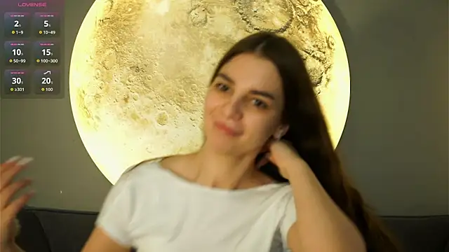 LauraHansil online show from December 17, 2025, 6:07 am