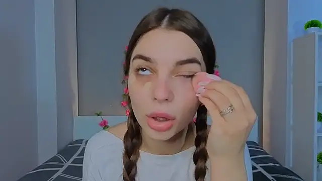 Snapshot of LauraHansil chatting on February 6, 2026, 6:20 am LauraHansil online show from February 6, 2026, 6:20 am