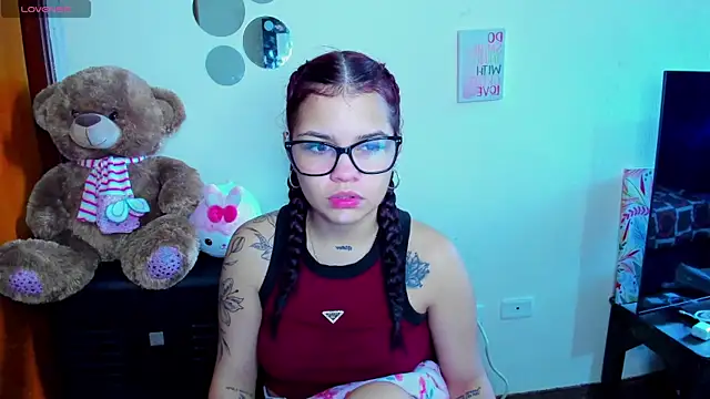 Emma boo online show from April 12, 2026, 4:21 pm