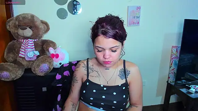 Emma boo online show from April 15, 2026, 7:58 pm