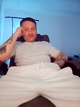 Snapshot of Caliguy36 chatting on March 18, 2026, 11:48 pm Caliguy36 online show from March 18, 2026, 11:48 pm