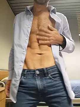 panco pillo online show from November 17, 2025, 6:23 pm