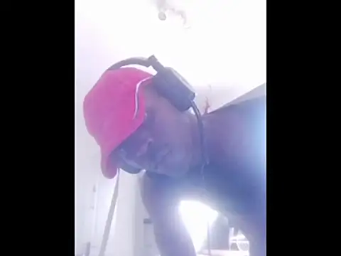 Snapshot of living_fantasy chatting on October 29, 2025, 3:00 pm living fantasy online show from October 29, 2025, 3:00 pm