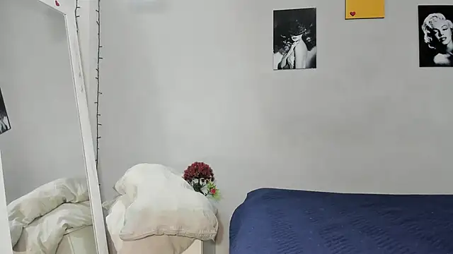 sexynova 93 online show from February 17, 2026, 7:33 pm