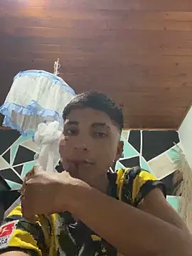 Snapshot of Abismo523 chatting on October 30, 2025, 3:49 am Abismo523 online show from October 30, 2025, 3:49 am