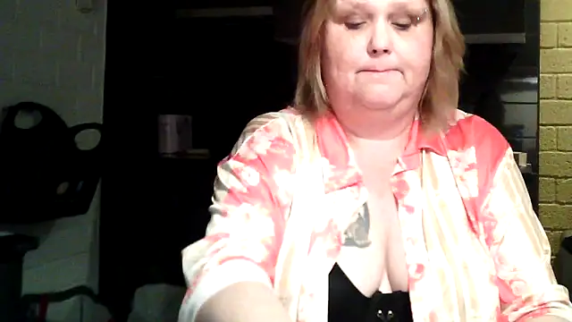 Sylviastar46 online show from March 6, 2026, 8:26 pm