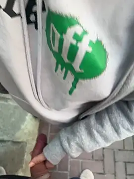 Teeny-Slut18 online show from May 15, 2026, 6:39 pm