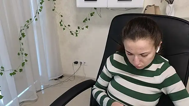 Ulyanix online show from April 19, 2026, 4:02 am