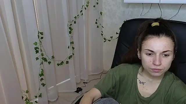 Snapshot of Ulyanix chatting on February 10, 2026, 5:28 am Ulyanix online show from February 10, 2026, 5:28 am