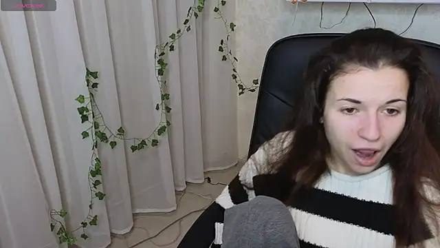 Snapshot of Ulyanix chatting on February 7, 2026, 5:04 am Ulyanix online show from February 7, 2026, 5:04 am