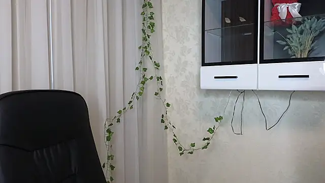 Snapshot of Ulyanix chatting on February 27, 2026, 5:18 am Ulyanix online show from February 27, 2026, 5:18 am