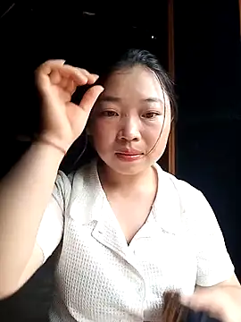 Snapshot of julybe chatting on July 20, 2026, 7:49 am julybe online show from July 20, 2026, 7:49 am