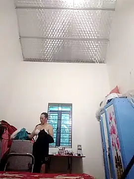 Snapshot of let-go chatting on November 2, 2025, 7:35 am let-go online show from November 2, 2025, 7:35 am