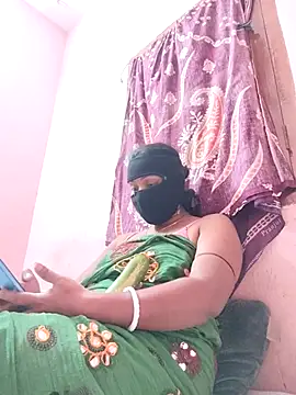 Snapshot of pujapujarrrr chatting on January 14, 2026, 10:41 am pujapujarrrr online show from January 14, 2026, 10:41 am