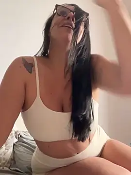 Snapshot of marjolyproibida chatting on October 29, 2025, 6:29 pm marjolyproibida online show from October 29, 2025, 6:29 pm