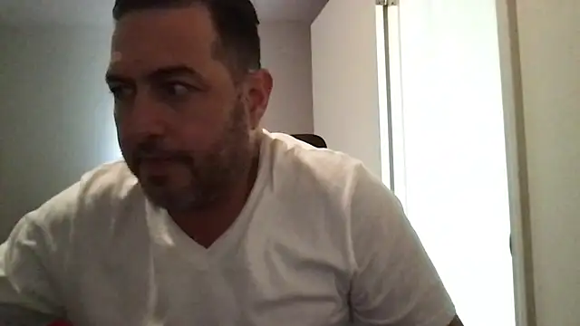 Snapshot of ezrah23 chatting on November 26, 2025, 5:24 pm ezrah23 online show from November 26, 2025, 5:24 pm