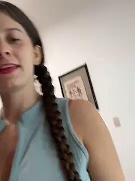 HannaGrand online show from December 1, 2025, 7:59 pm