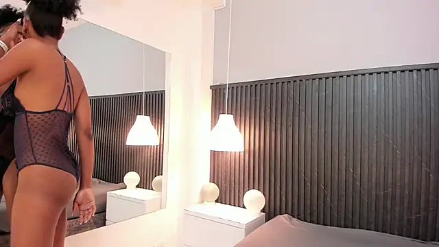 Snapshot of Aisha_Loren chatting on November 25, 2025, 11:43 am Aisha Loren online show from November 25, 2025, 11:43 am