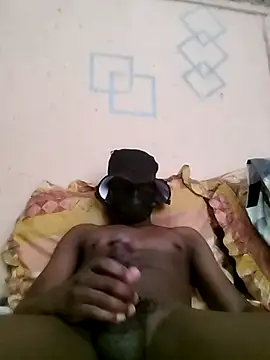 Snapshot of Reajune2001 chatting on December 3, 2025, 8:03 am Reajune2001 online show from December 3, 2025, 8:03 am