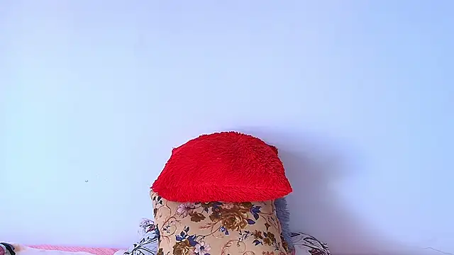 alana pink95 online show from April 1, 2026, 2:03 pm