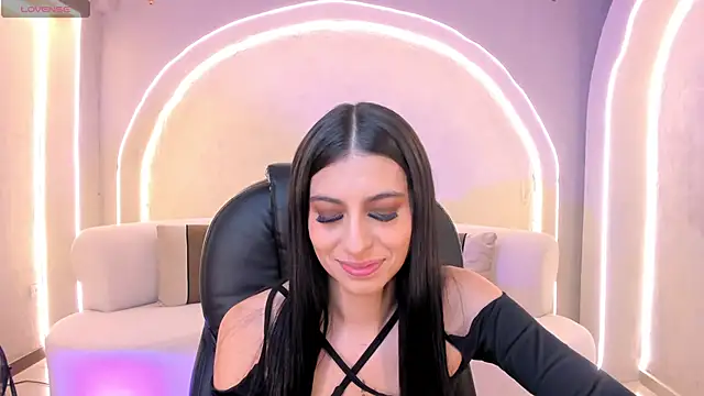 BellaConnorX online show from April 14, 2026, 4:17 am