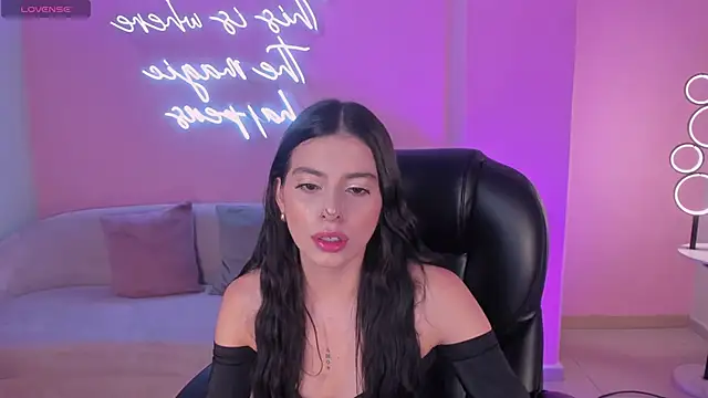 Snapshot of BellaConnorX chatting on June 18, 2026, 5:17 am BellaConnorX online show from June 18, 2026, 5:17 am