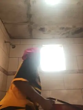 SP1CY MOMMY online show from December 18, 2025, 2:43 pm