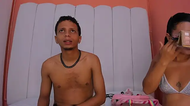 Snapshot of DamianandEva chatting on January 8, 2026, 12:44 pm DamianandEva online show from January 8, 2026, 12:44 pm