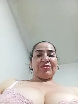 MaryRoze  online show from May 17, 2026, 12:43 am