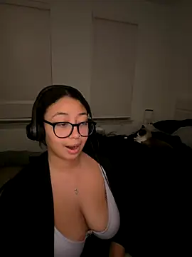 minha baby online show from November 18, 2025, 5:00 am