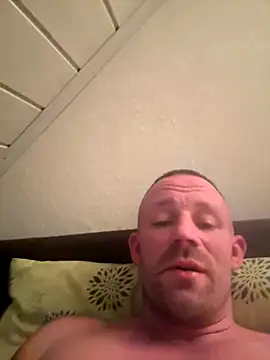 superbertok online show from November 3, 2025, 9:40 pm