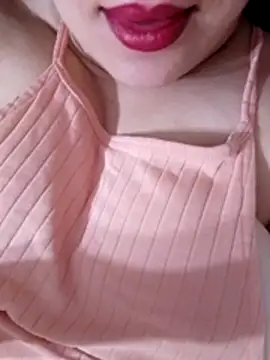 Snapshot of Nouna-loca chatting on June 22, 2026, 2:17 am Nouna-loca online show from June 22, 2026, 2:17 am