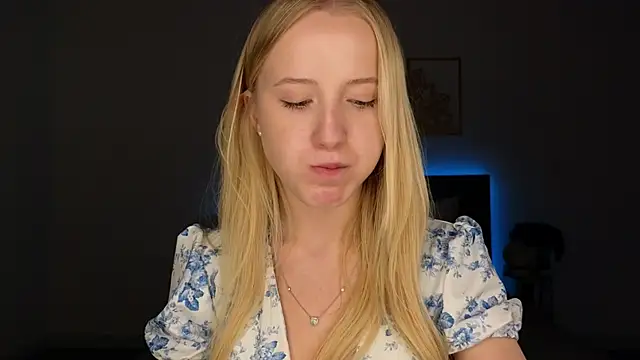 Snapshot of adele_armass chatting on June 3, 2026, 8:46 pm adele armass online show from June 3, 2026, 8:46 pm