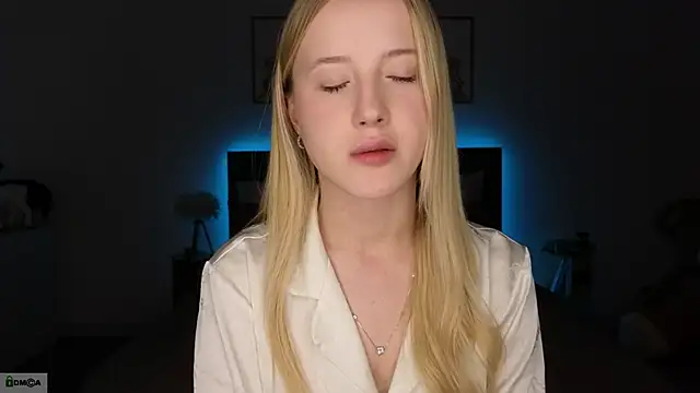 Snapshot of adele_armass chatting on February 4, 2026, 8:59 pm adele armass online show from February 4, 2026, 8:59 pm