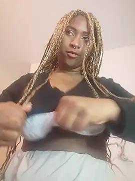 Snapshot of EvonyFoxxx chatting on January 18, 2026, 12:03 am EvonyFoxxx online show from January 18, 2026, 12:03 am