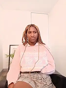 Snapshot of EvonyFoxxx chatting on February 1, 2026, 5:33 pm EvonyFoxxx online show from February 1, 2026, 5:33 pm