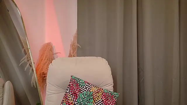 SeleneNova online show from May 29, 2026, 4:13 pm