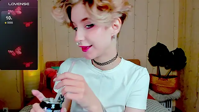 Angel Julles online show from November 15, 2025, 12:47 am