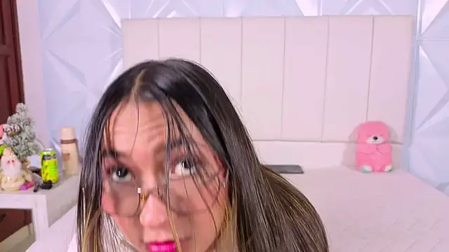 Snapshot of Luna__grace chatting on January 7, 2026, 10:37 pm Luna grace online show from January 7, 2026, 10:37 pm