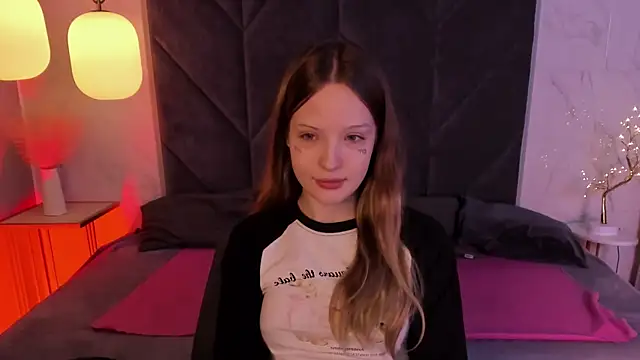 Iris Fresh online show from December 5, 2025, 8:50 pm