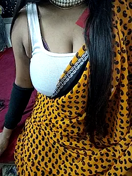 Rithikasangupta online show from November 3, 2025, 4:32 pm