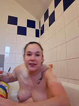 Girlysensuelle online show from December 4, 2025, 8:24 am