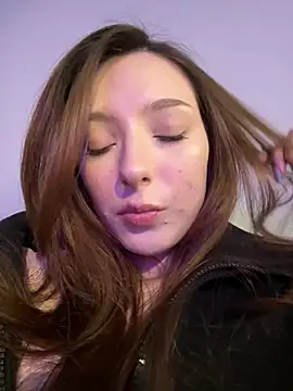 LilluKatten online show from March 20, 2026, 12:39 pm