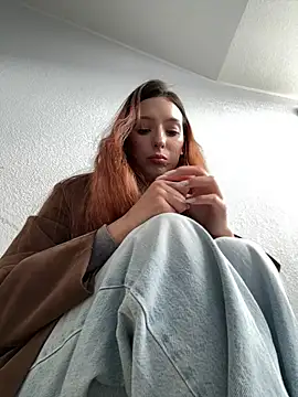 LilluKatten online show from April 23, 2026, 11:38 am